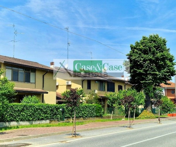 casa indipendente in vendita a Torrevecchia Pia
