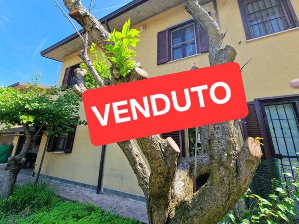 casa indipendente in vendita a Torrevecchia Pia