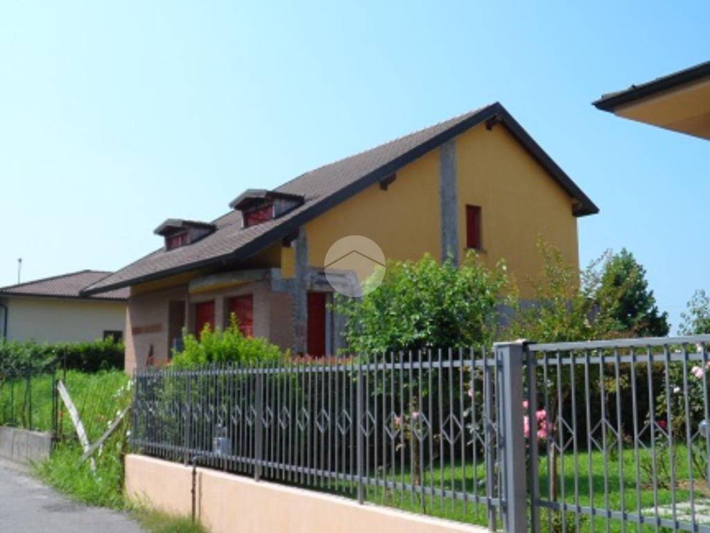casa indipendente in vendita a Torrevecchia Pia