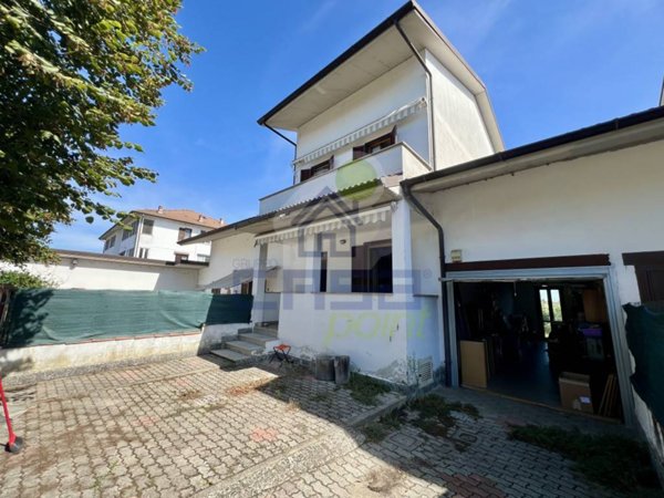 casa indipendente in vendita a Torrevecchia Pia