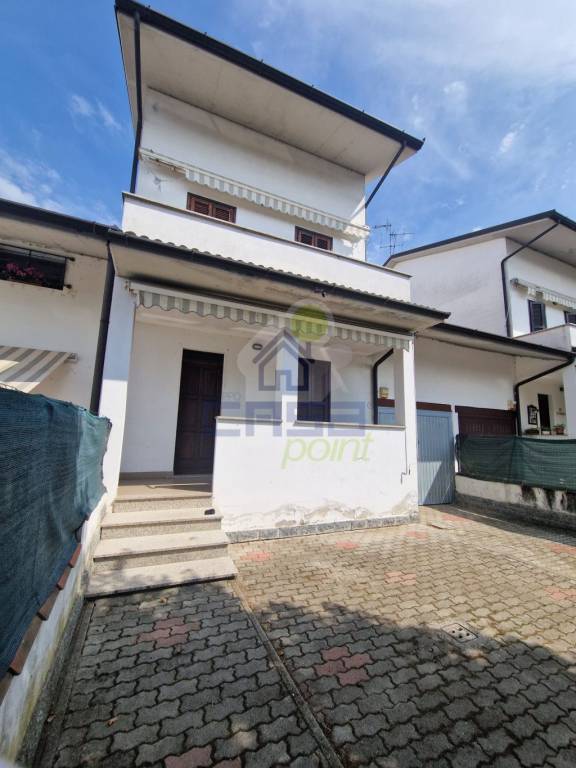 casa indipendente in vendita a Torrevecchia Pia