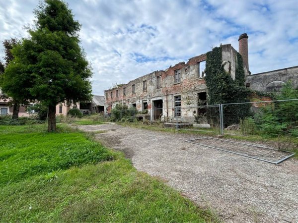 casa indipendente in vendita a Torrevecchia Pia