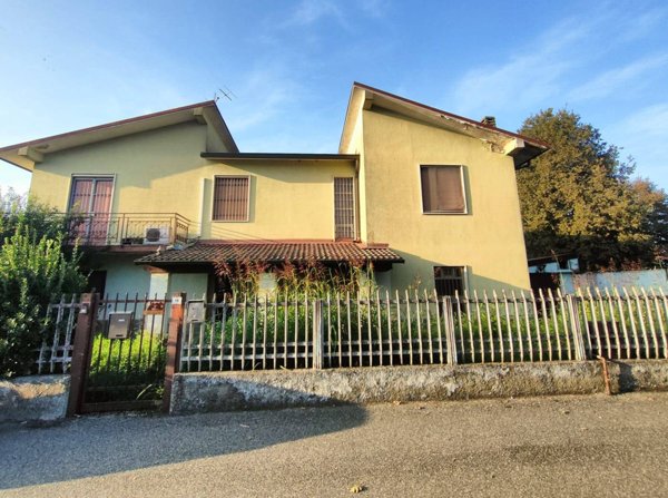 casa indipendente in vendita a Torrevecchia Pia