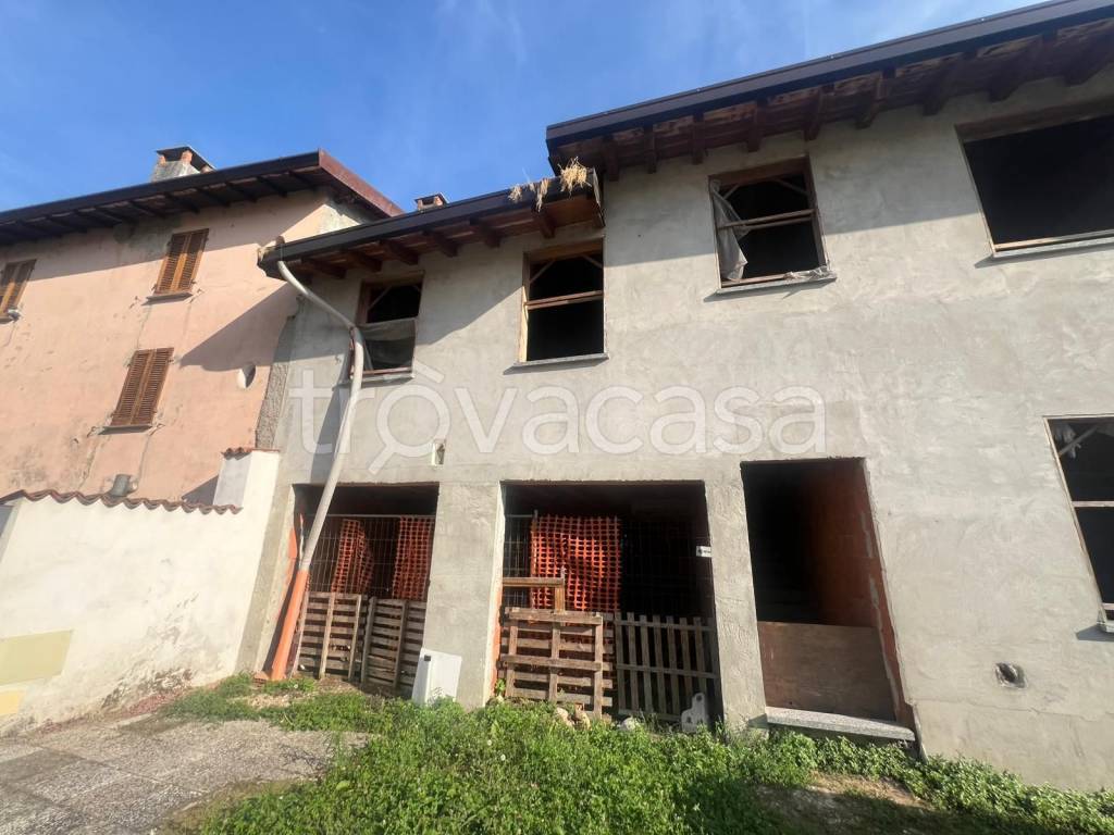 casa indipendente in vendita a Torrevecchia Pia