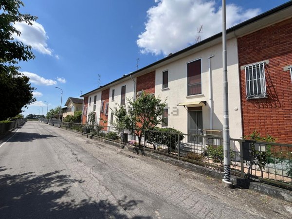 casa indipendente in vendita a Torrevecchia Pia