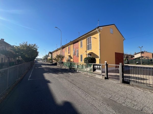 casa semindipendente in vendita a Torrevecchia Pia