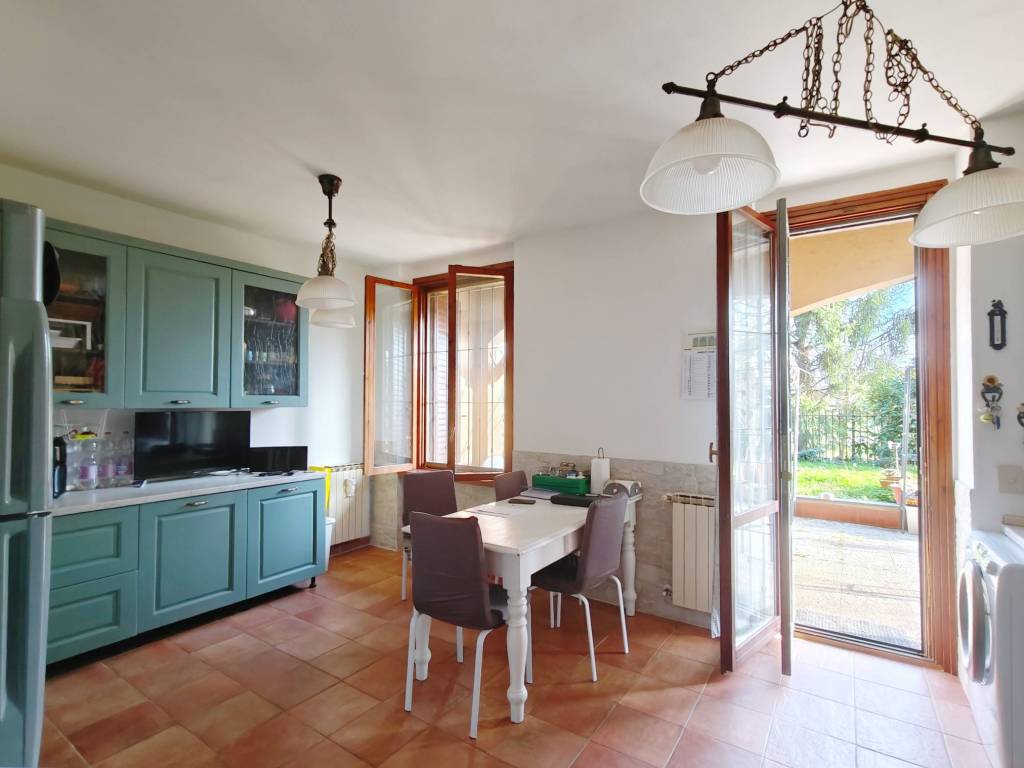 appartamento in vendita a Torrevecchia Pia in zona Zibido al Lambro