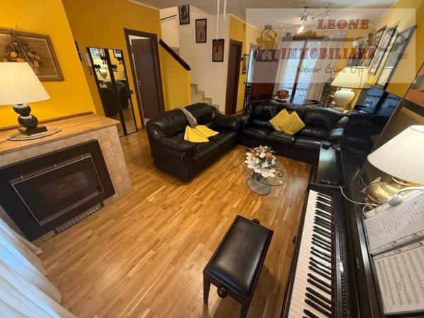 casa indipendente in vendita a Torrevecchia Pia in zona Zibido al Lambro