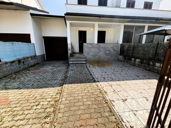 casa indipendente in vendita a Torrevecchia Pia