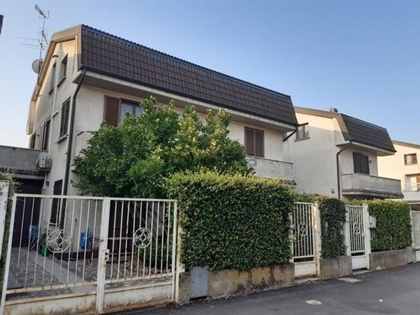 casa indipendente in vendita a Torrevecchia Pia