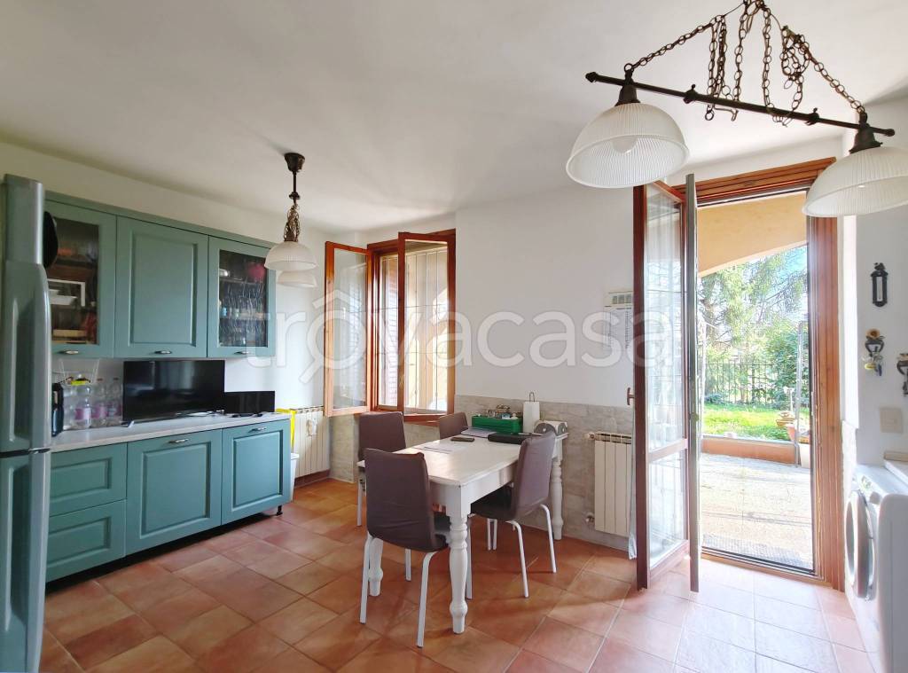 appartamento in vendita a Torrevecchia Pia in zona Zibido al Lambro