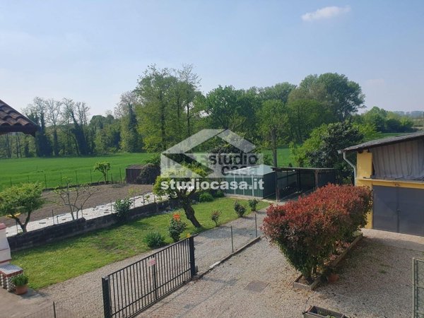 casa indipendente in vendita a Torrevecchia Pia in zona Cascina Colombara