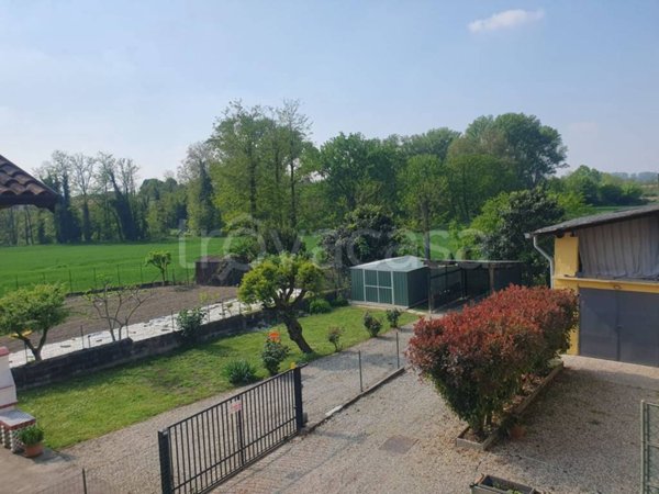 casa indipendente in vendita a Torrevecchia Pia in zona Cascina Colombara