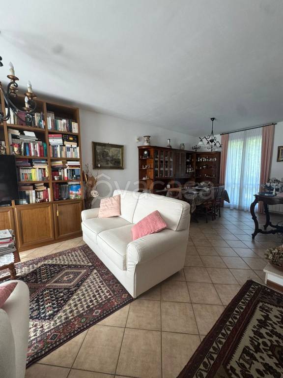 casa indipendente in vendita a Torrevecchia Pia in zona Zibido al Lambro