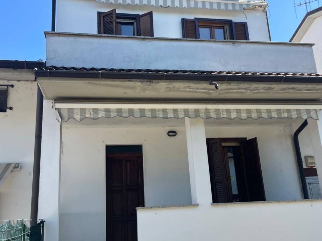casa indipendente in vendita a Torrevecchia Pia