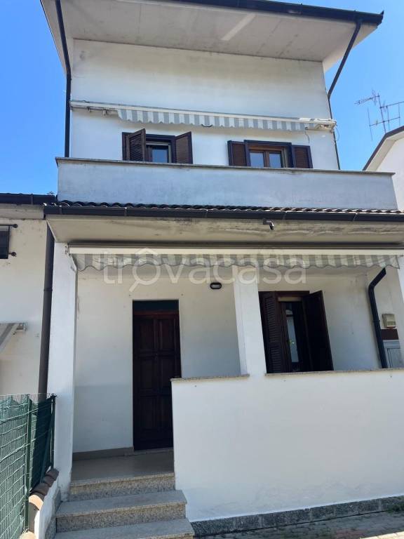 casa indipendente in vendita a Torrevecchia Pia