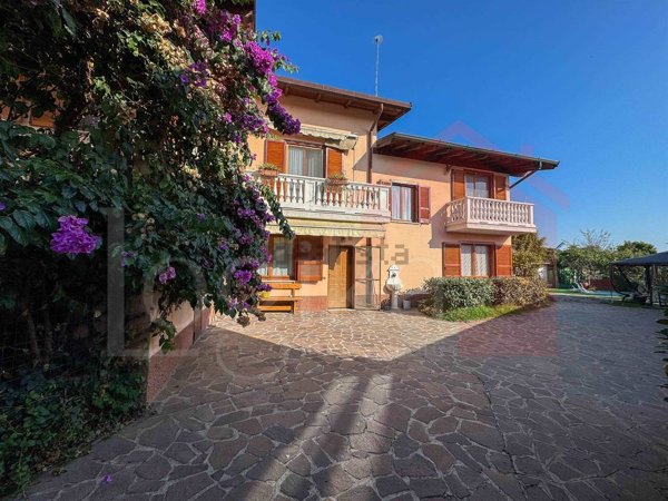 casa indipendente in vendita a Torrevecchia Pia