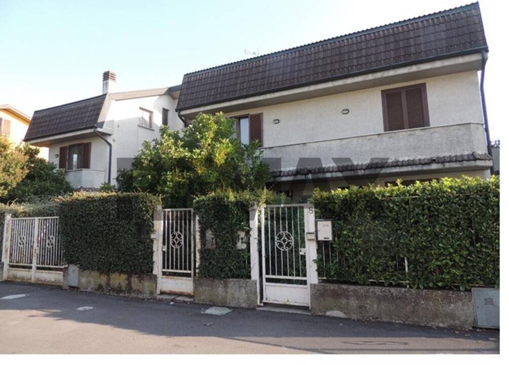 casa indipendente in vendita a Torrevecchia Pia in zona Zibido al Lambro