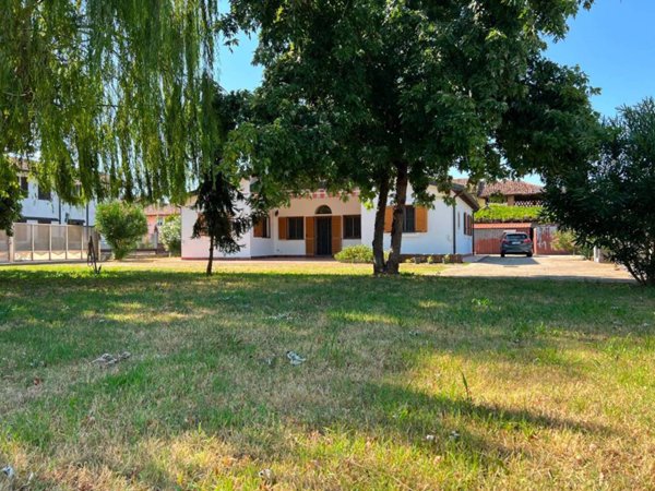 casa indipendente in vendita a Torrevecchia Pia in zona Cascina Bianca