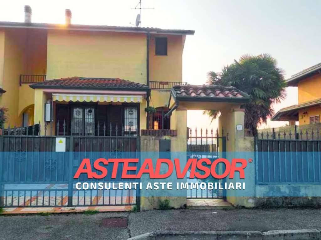 casa indipendente in vendita a Torrevecchia Pia