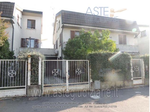 casa indipendente in vendita a Torrevecchia Pia in zona Zibido al Lambro