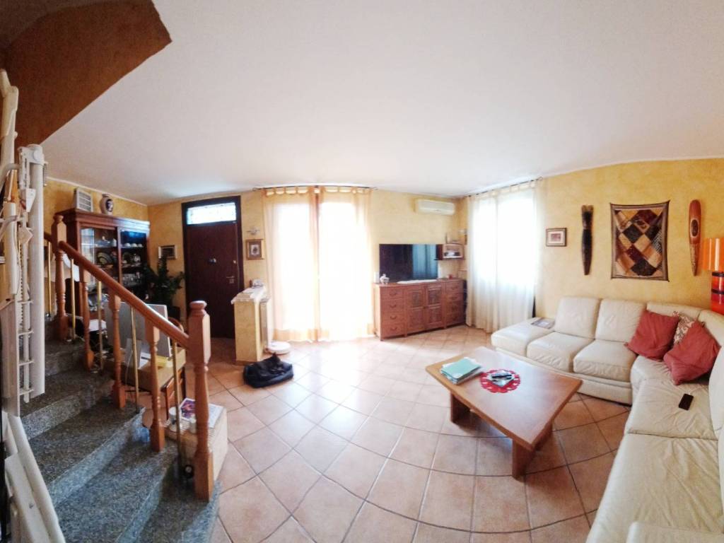 casa indipendente in vendita a Torrevecchia Pia in zona Zibido al Lambro