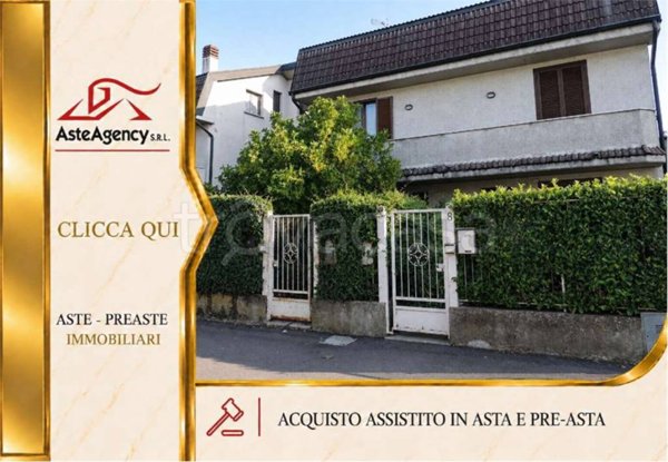 casa indipendente in vendita a Torrevecchia Pia in zona Zibido al Lambro