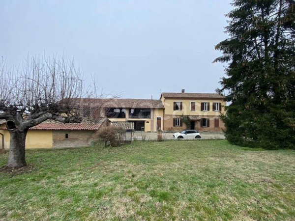 casa indipendente in vendita a Torricella Verzate