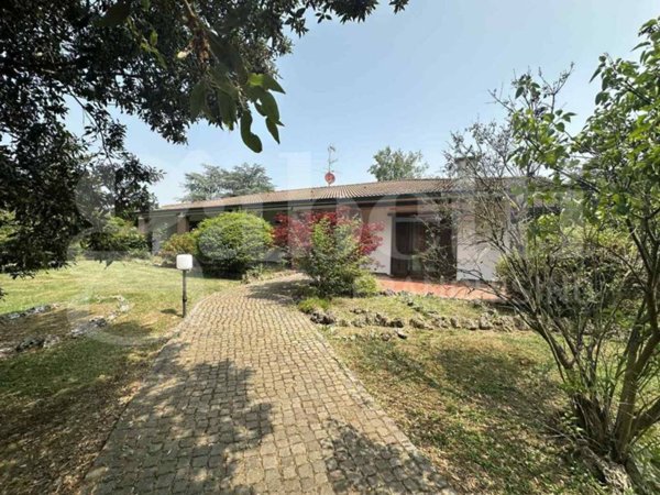 casa indipendente in vendita a Torricella Verzate