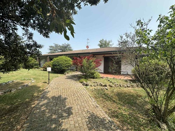 casa indipendente in vendita a Torricella Verzate