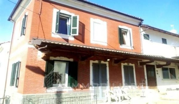 casa indipendente in vendita a Torricella Verzate