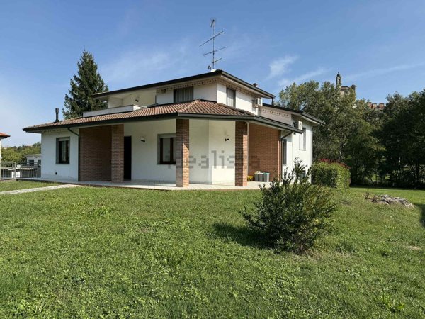 casa indipendente in vendita a Torricella Verzate