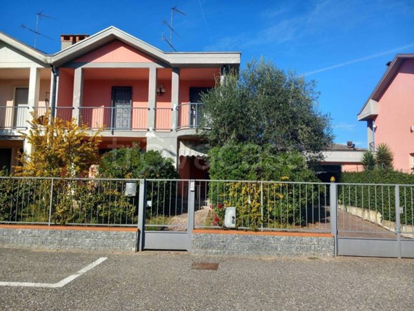 casa indipendente in vendita a Torricella Verzate