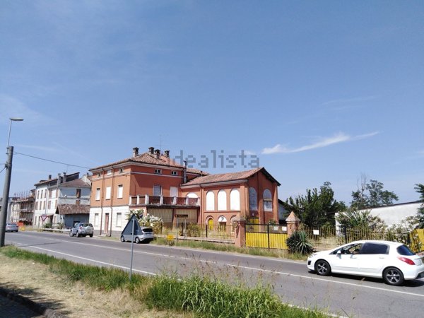 casa indipendente in vendita a Torricella Verzate