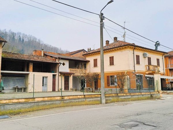 intera palazzina in vendita a Torricella Verzate in zona Bosco Madio