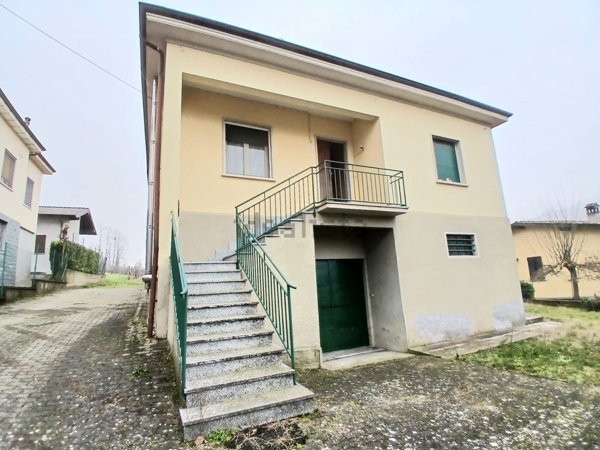 casa indipendente in vendita a Torricella Verzate in zona Verzate
