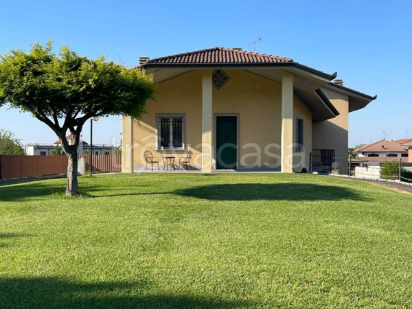 casa indipendente in vendita a Torricella Verzate