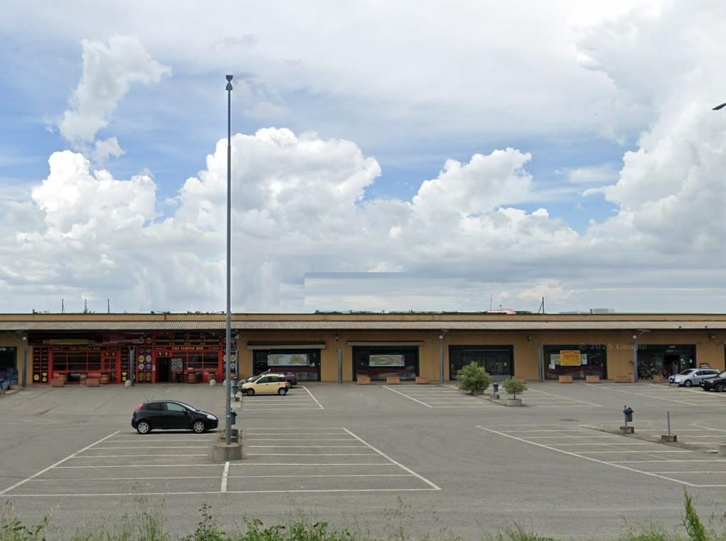 locale commerciale in vendita a Torricella Verzate