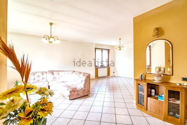 casa indipendente in vendita a Torricella Verzate in zona Bosco Madio