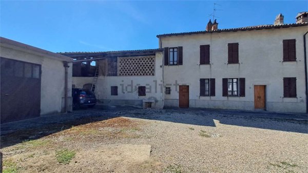 casale in vendita a Torricella Verzate in zona Bosco Madio