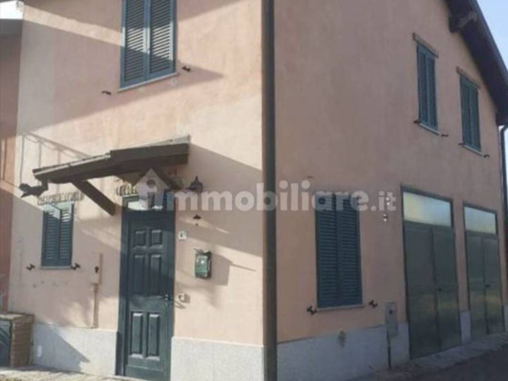 casa indipendente in vendita a Travacò Siccomario