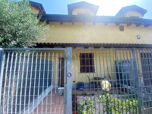 appartamento in vendita a Travacò Siccomario in zona Rotta
