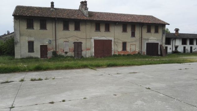 casale in vendita a Travacò Siccomario