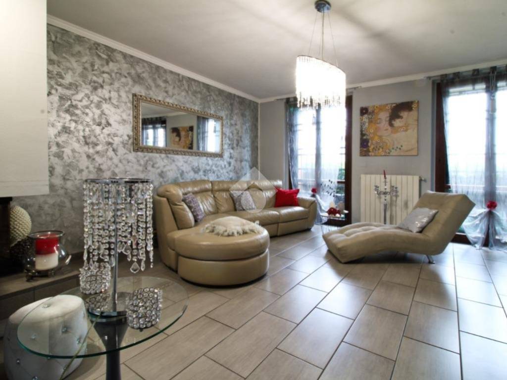 casa indipendente in vendita a Travacò Siccomario