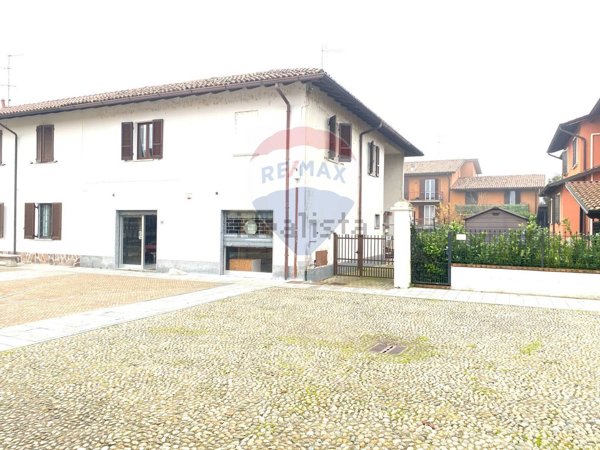 appartamento in vendita a Travacò Siccomario
