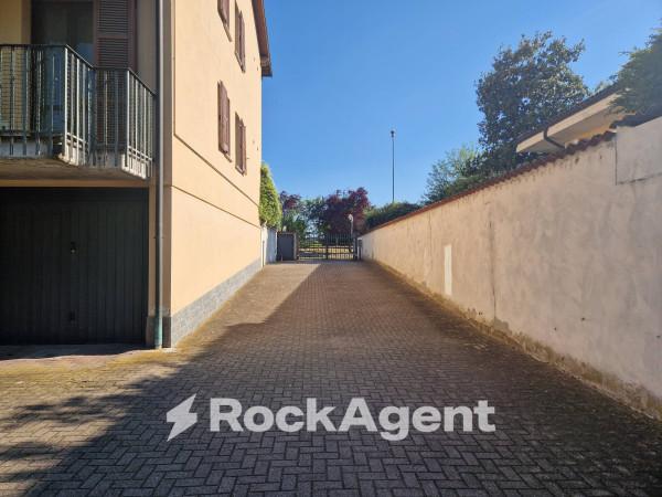 negozio in vendita a Travacò Siccomario in zona Rotta