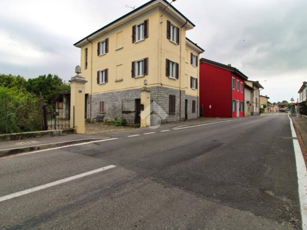 casa indipendente in vendita a Travacò Siccomario