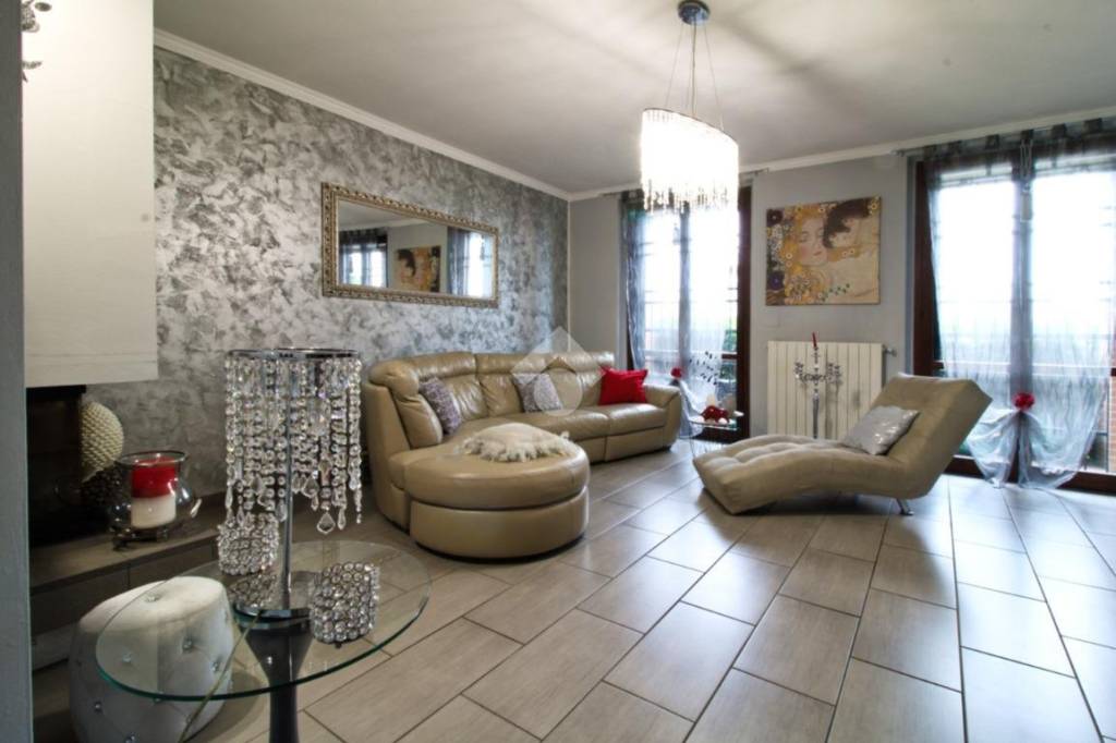 casa indipendente in vendita a Travacò Siccomario