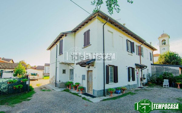 casa indipendente in vendita a Travacò Siccomario in zona Mezzano