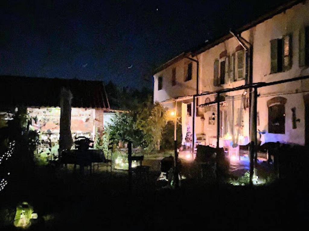 casa indipendente in vendita a Travacò Siccomario in zona Colonne